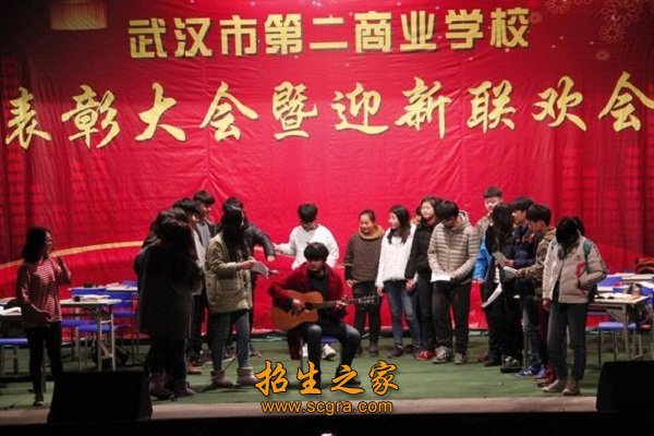 设置有餐饮管理和形象设计两大专业群