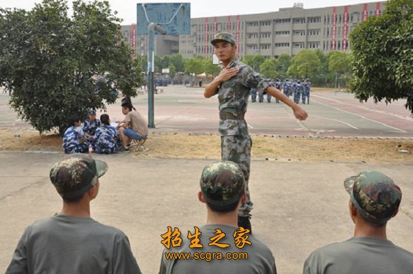 拥有60多个校内实训室