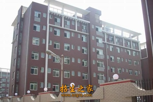 往届生的录取按照生源地省级招生部门的