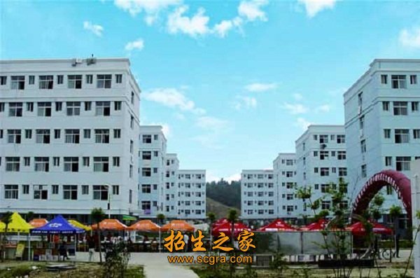 建成理实一体化教室62个