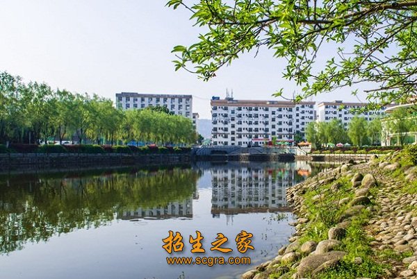 咸宁体育馆等六家单位合并组建咸宁职业