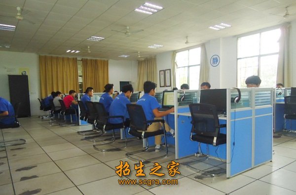 人文与信息科学系开设有长沙市高新区重