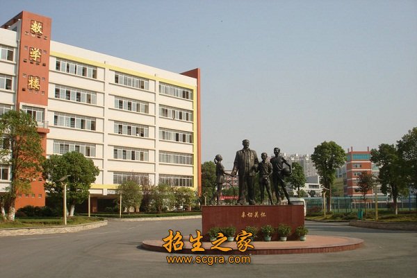 培养高尔夫球场的运营管理人才和高尔夫