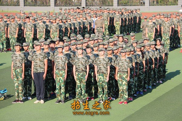 拥有一支结构合理的高素质教师队伍