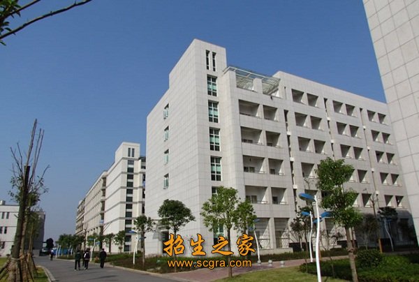以“科学+艺术”为核心的艺术类专业群