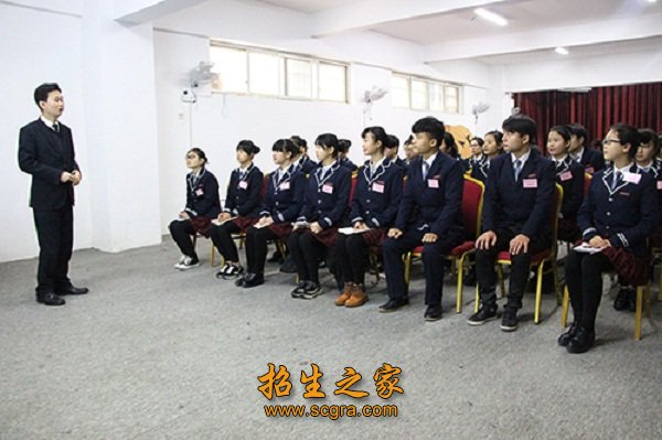 其中硕士研究生学历（学位）65人