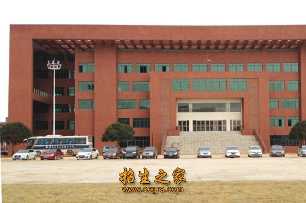 加快发展”的办学思路