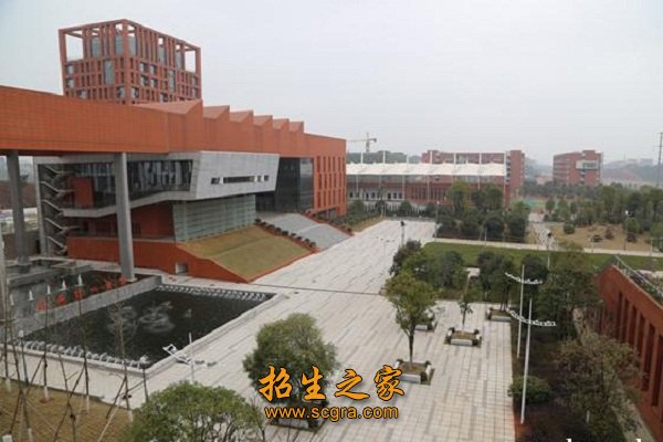 可同时满足全日制在校生8000人