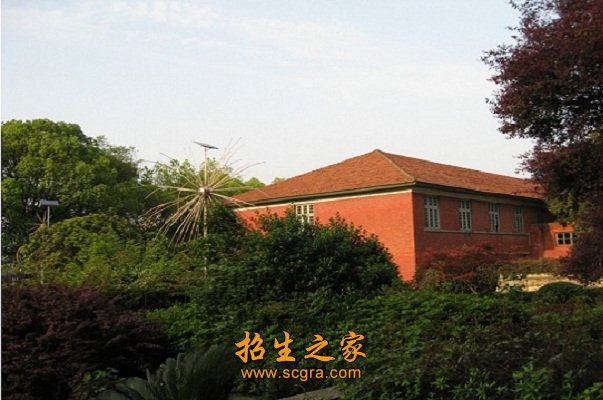培养旅游及酒店服务与管理人才