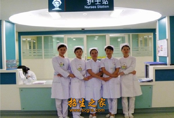 暂定人数每班50人(初中起点5个班