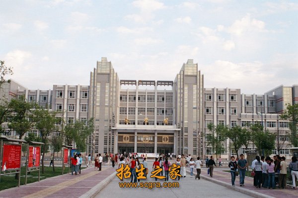 合唱排练厅和校外冠名挂牌实训基地73