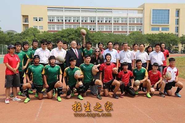 副教授182人