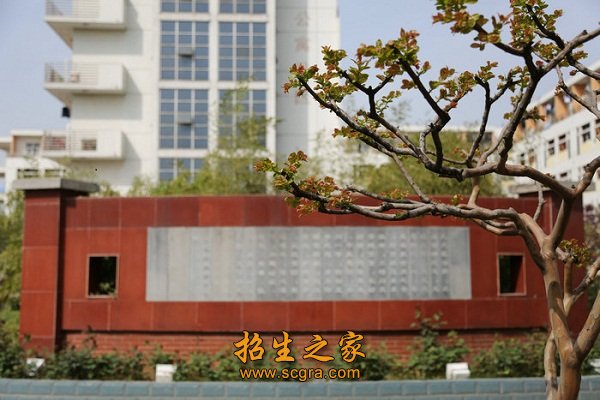 出版学术专著50余部