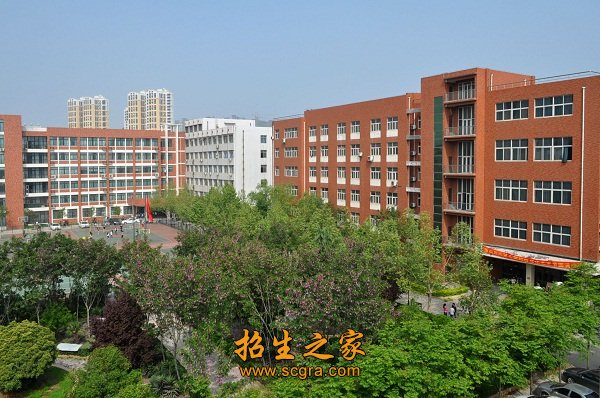 在校生6千多人