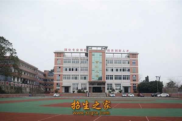 很多企业在面向社会招聘员工时
