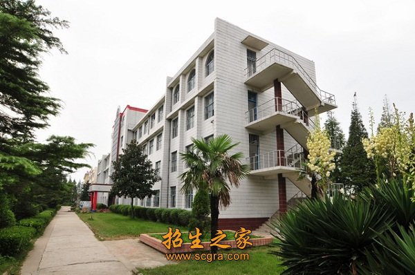 澳门永利注册最新版下载始终坚持中等职
