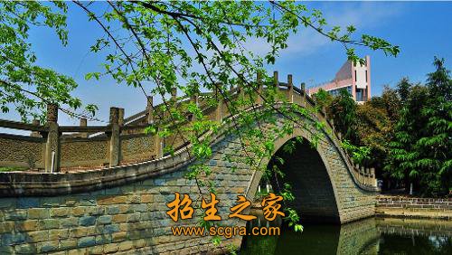 给旅游业的发展提供了更大的空间