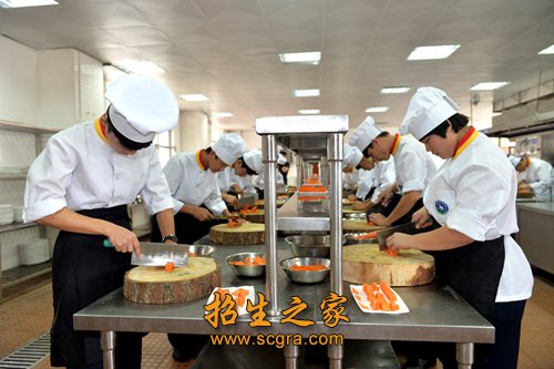 当前的餐饮业急需大批高素质