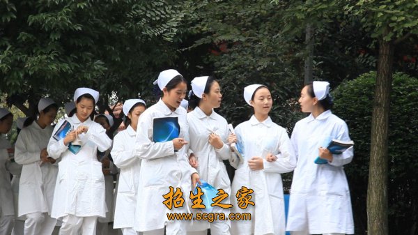 下课时间到 气候宜人