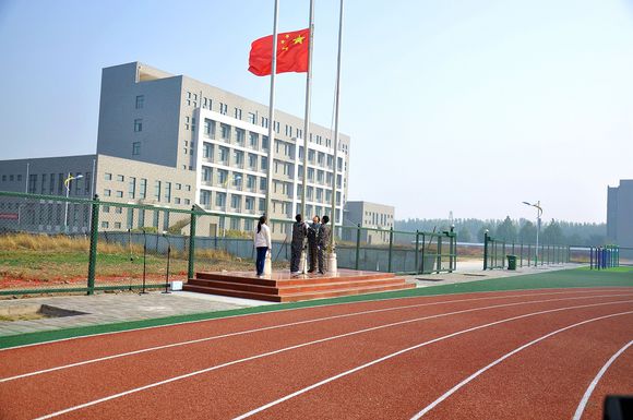 同类内容两者都保留在站内即可形成完整