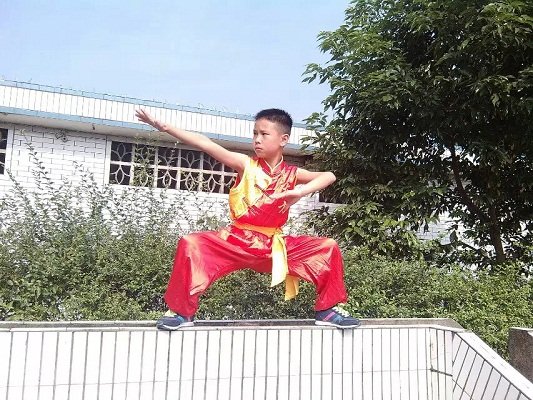 同类内容两者都保留在站内即可形成完整