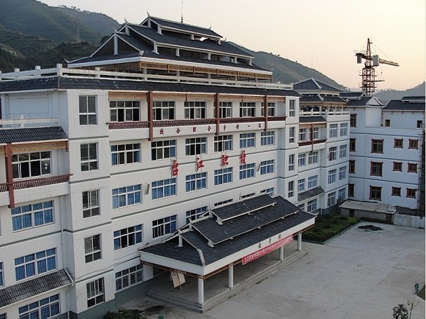 专任教师从60人增加到72人
