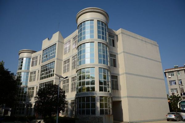 政府职能部门和企业组建办学联合体