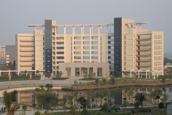学制三年