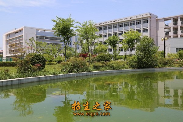 建成了德育