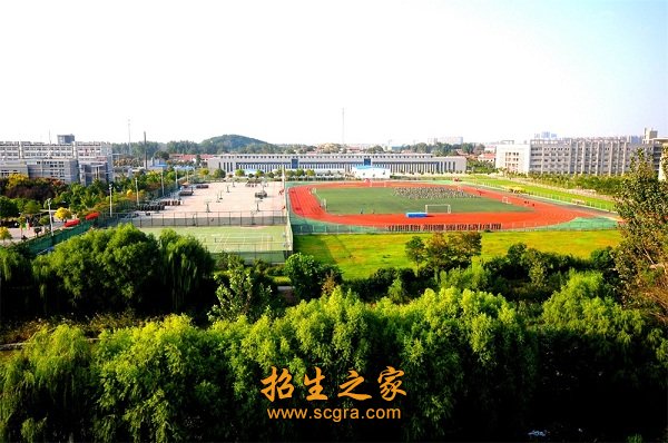 以培养“有德有能有技有为”的杰出技术