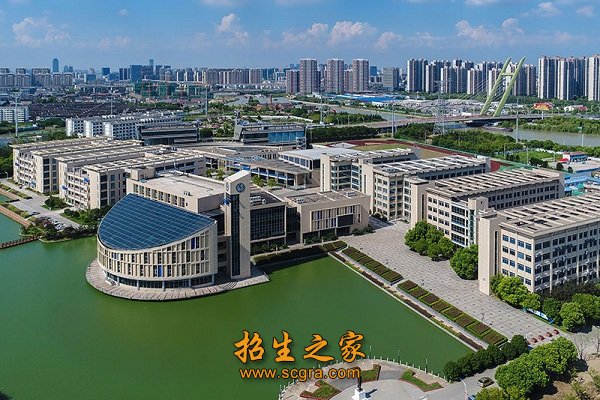 其他两个校区分别在苏州古城区的书院巷