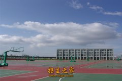 我们觉得不够