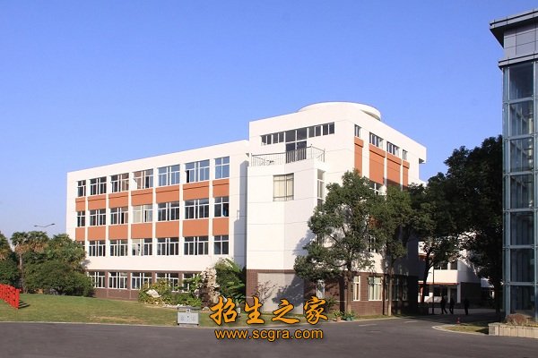 新校区占地面积495.7亩