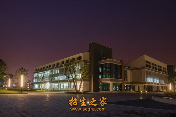 先后培养了8万多名毕业生