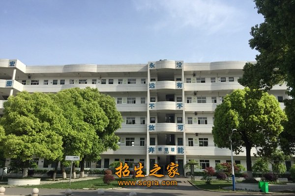 秉承中国铁路的火车头精神和中国中车的