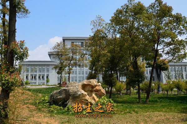 全国首批职业澳门永利注册与阿森纳续约