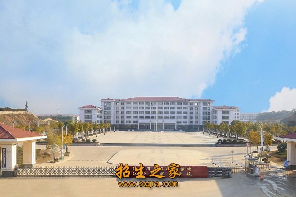 比邻南昌梅岭风景区