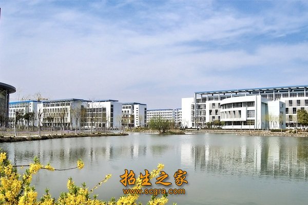 进取”的校训