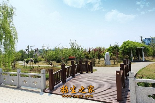 建筑面积9万多平方米