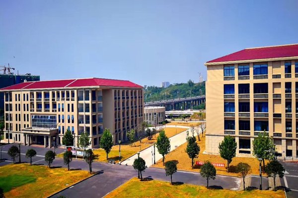 泸州职业技术澳门永利平台最新版下载 新校区宽敞华丽