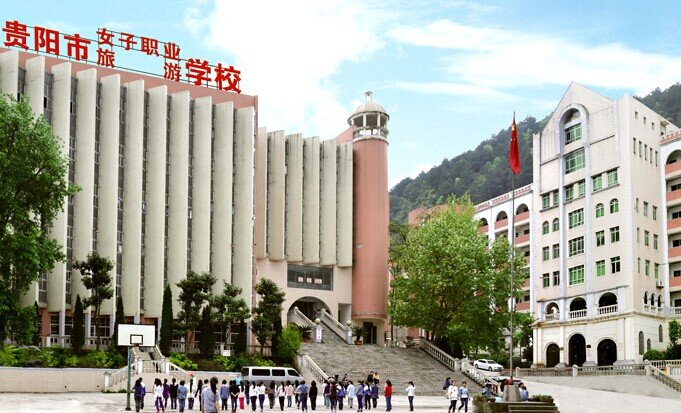 由于环境优美这里出过许多的优秀人才