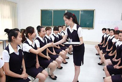如今社会的就业形势严峻