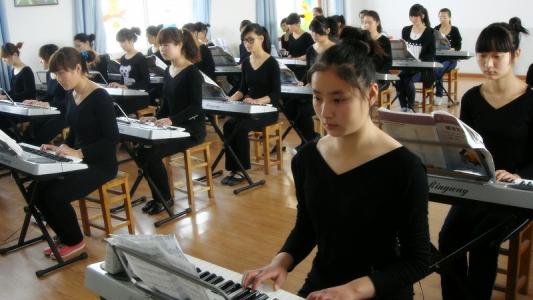 而且从实际角度出发也正是这样的素质才