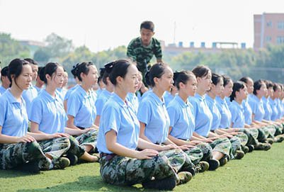 空乘专业是培养适应21世纪民航运输事