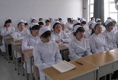 护理的服务人员