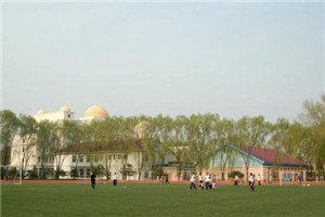 校园一角 当然对于成绩好的人来说