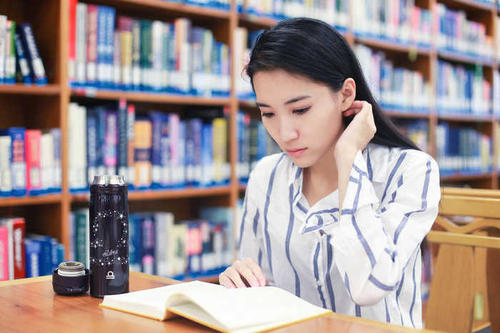 这里小编告诉大家